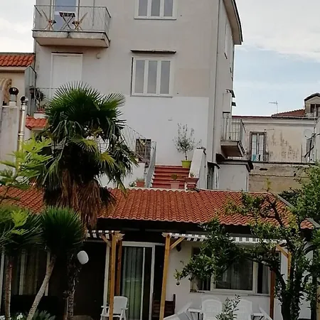 Casa Castellano Bed & Breakfast *