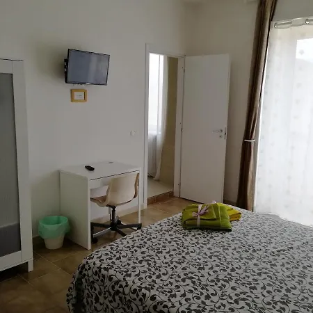 Casa Castellano Bed & Breakfast *